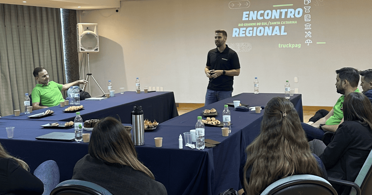 Kassio Seefeld apresentando gestão operacional no Encontro Regional TruckPag RS e SC